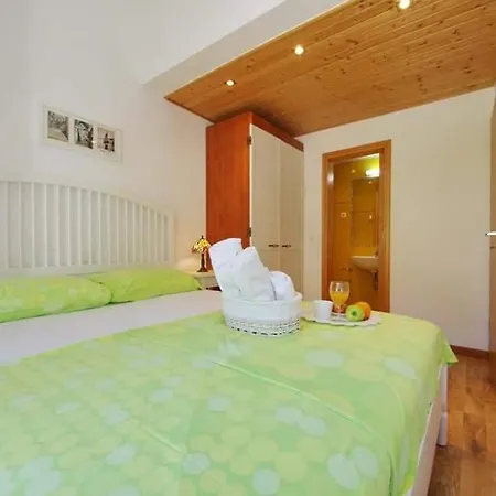 Apartment Bay House Rosohotnica